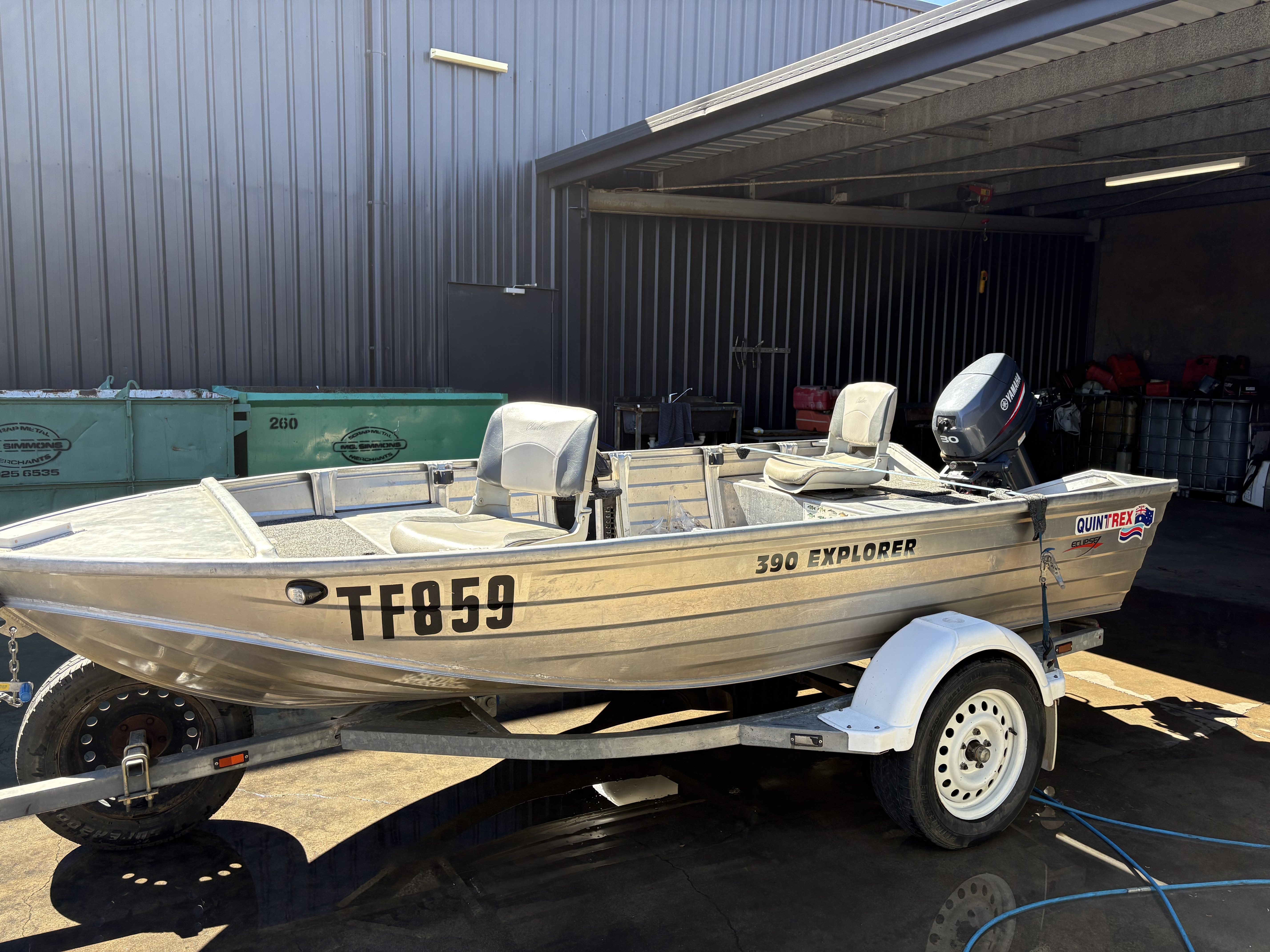 390E Explorer